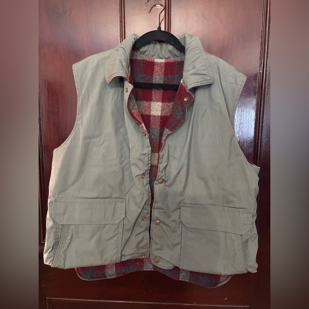 Woolrich Reversabile Men's Gray Vest with Red Plaid Lining